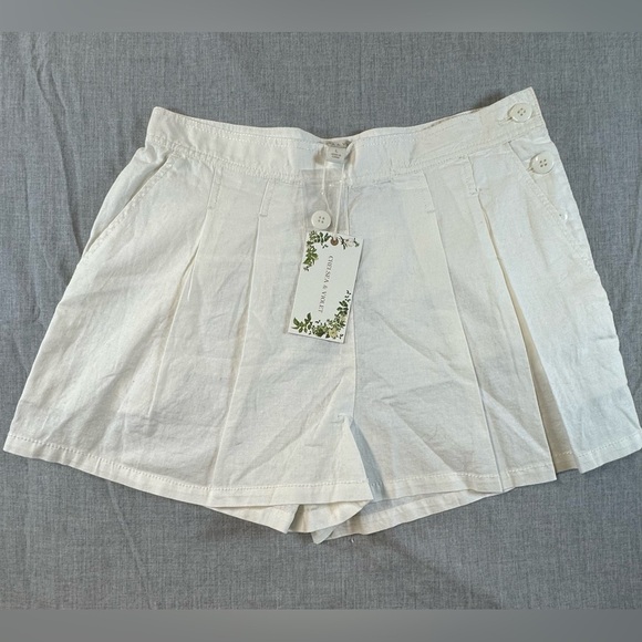 Chelsea & Violet Pants - Chelsea & Violet Cream Women's Shorts NWT